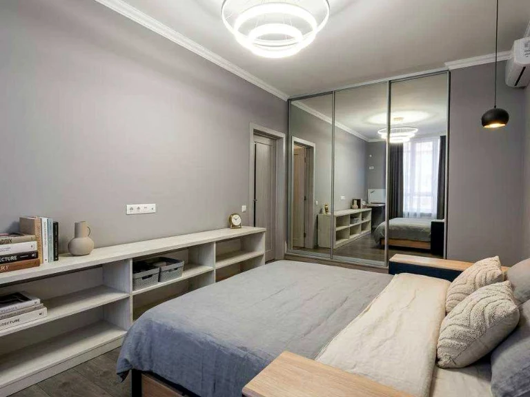Apartment. Kahovska st.