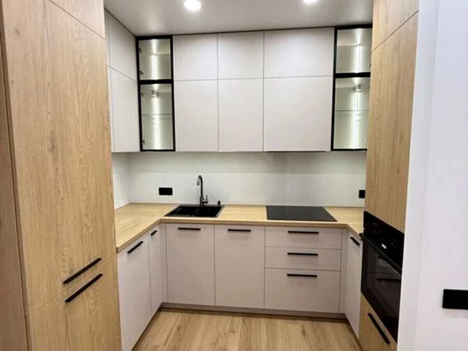 Apartment. Lutsk, Rivenetska St.