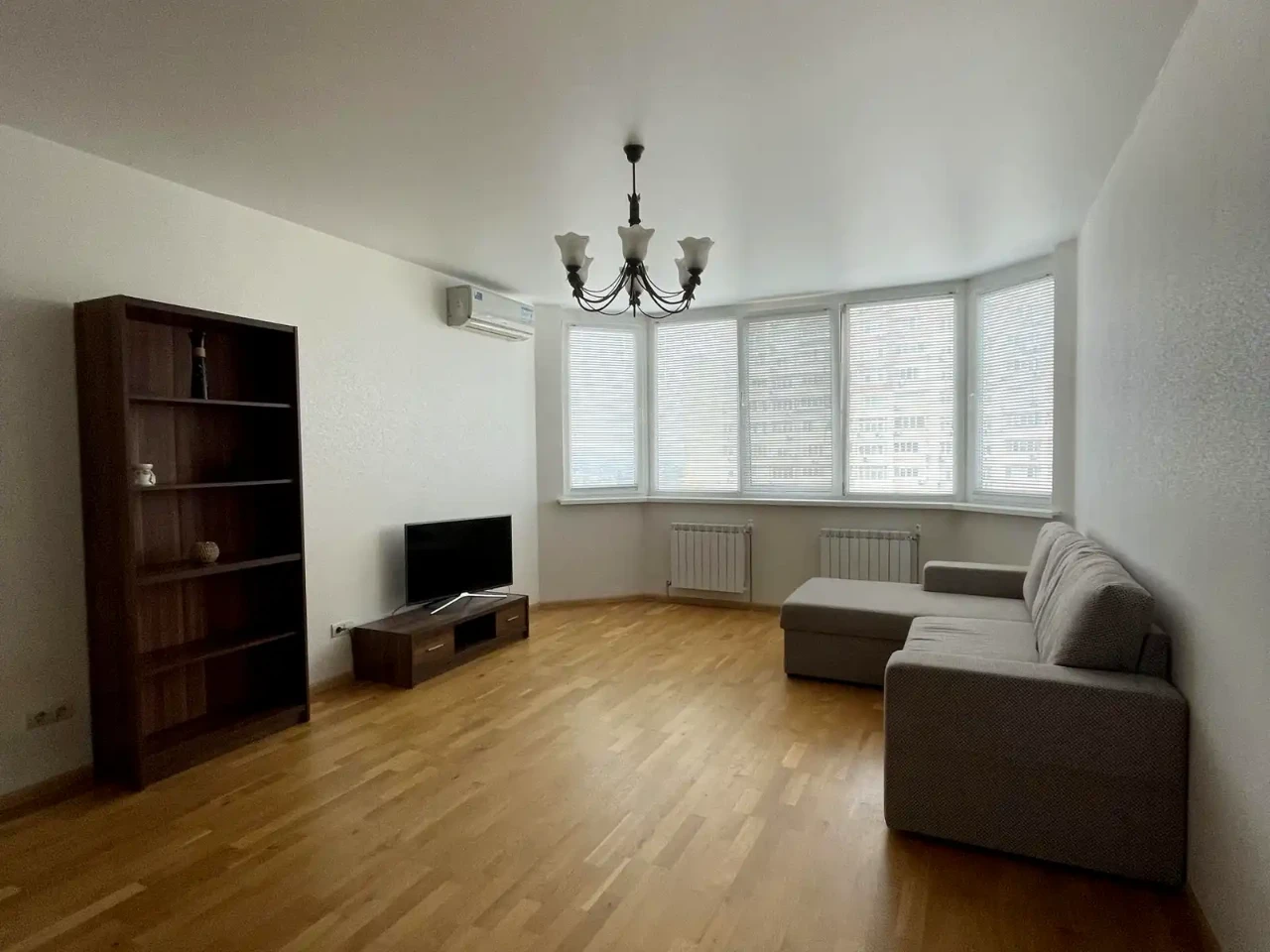 Rent 2-room apartment 78 m² on the 15th floor of a 25-story building.