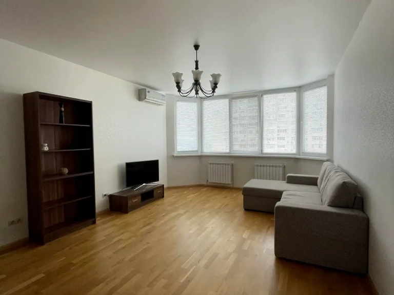 Оренда квартири 2-кімн. 78 м² 15/25 пов.