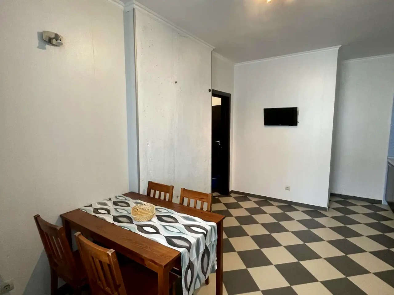 Rent 2-room apartment 78 m² on the 15th floor of a 25-story building.
