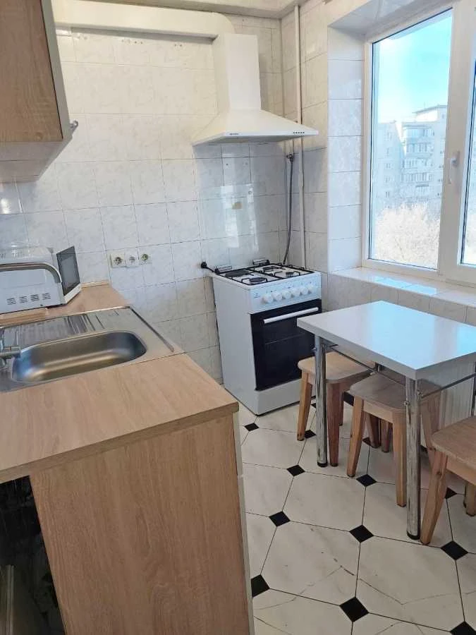 Продається трикімнатна квартира (63 м²) у Києві, Дніпровський район
