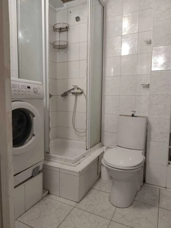 Продається трикімнатна квартира (63 м²) у Києві, Дніпровський район