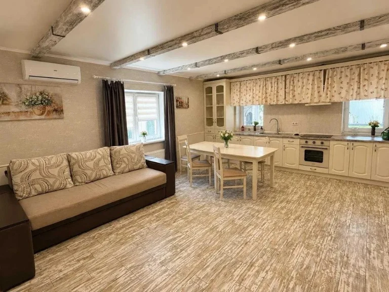 Rent Cottage 195 sq m, Svetitscheskaya St.