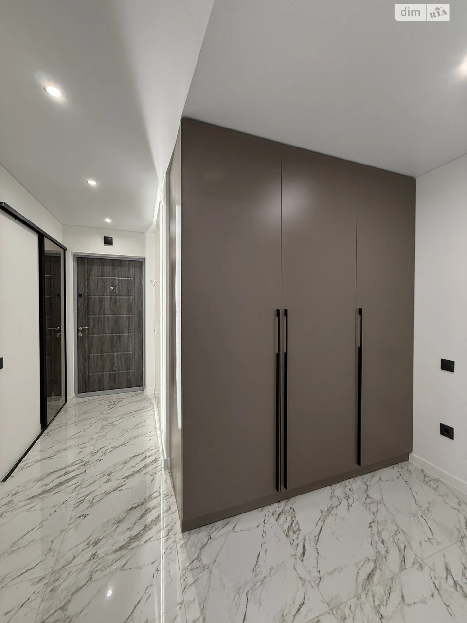 Apartment for Sale: Druzhba