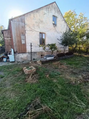 Терміново продам 1 км кварт в будинку з окремим входом!