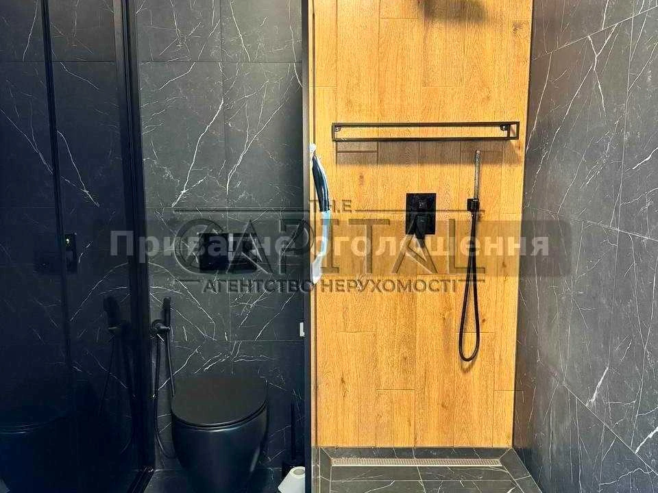 Будинок. Київ, вулиця Володимира Сікевича