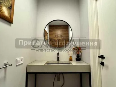 Будинок. Київ, вулиця Володимира Сікевича