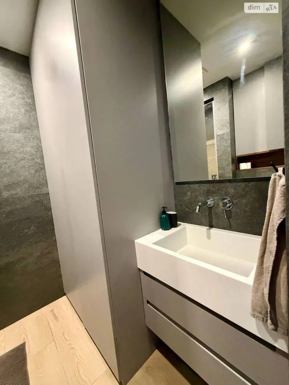 Long-Term Rental, 3-Bedroom Apartment in Comfort Town