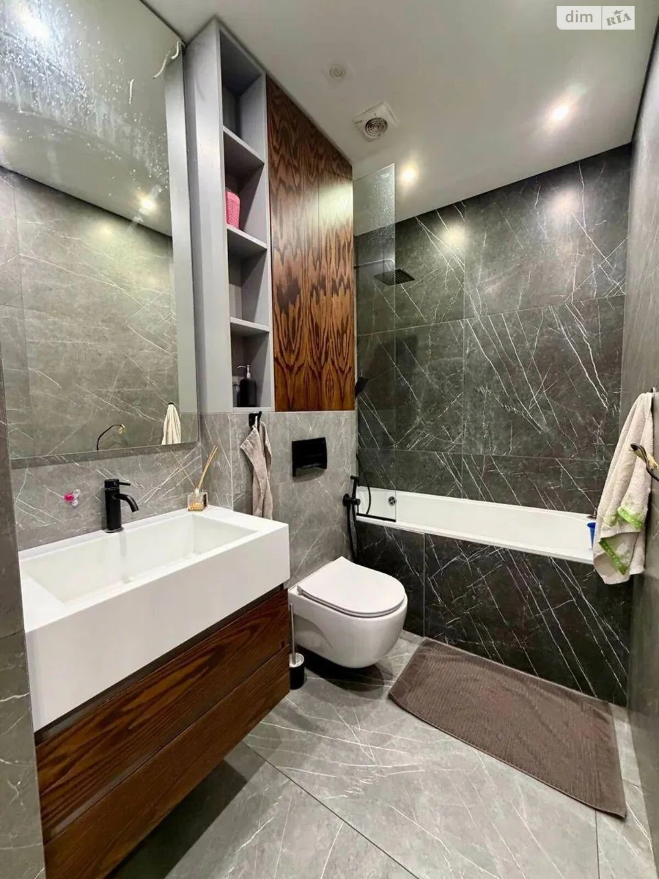 Long-Term Rental, 3-Bedroom Apartment in Comfort Town