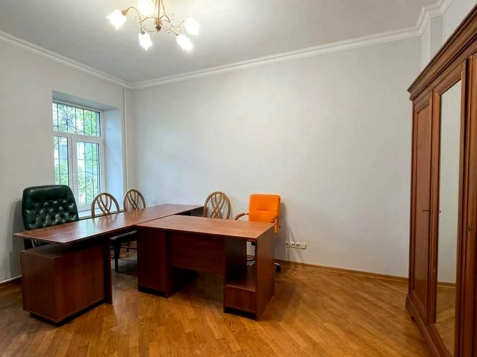 Apartment. Michael Hrushevsky Street, Kyiv