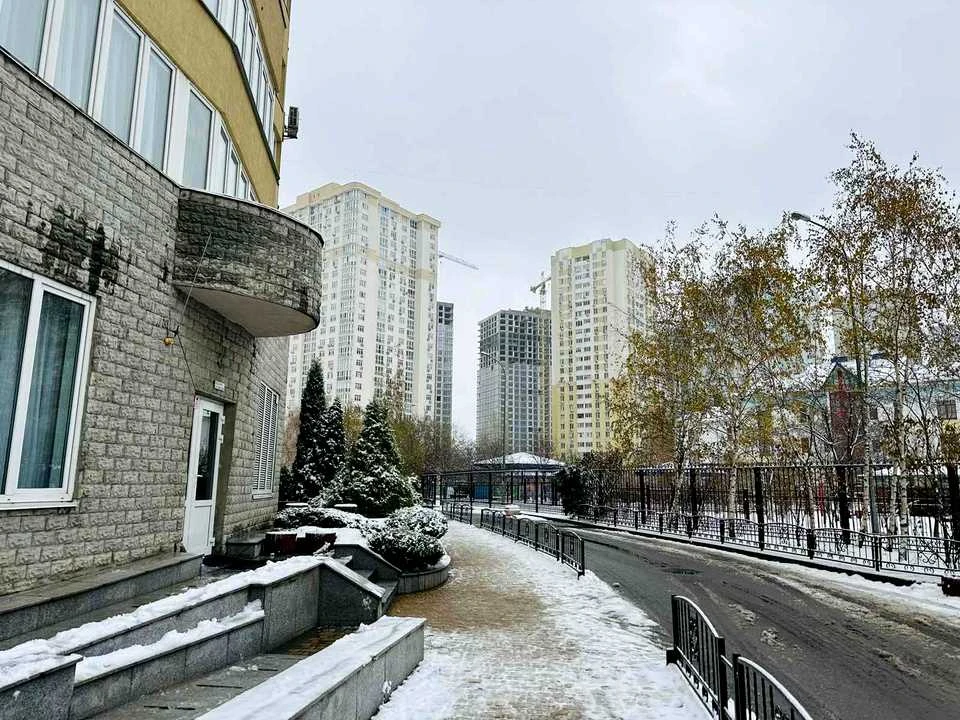 Квартира. Київ, Дніпровська набережна вул.
