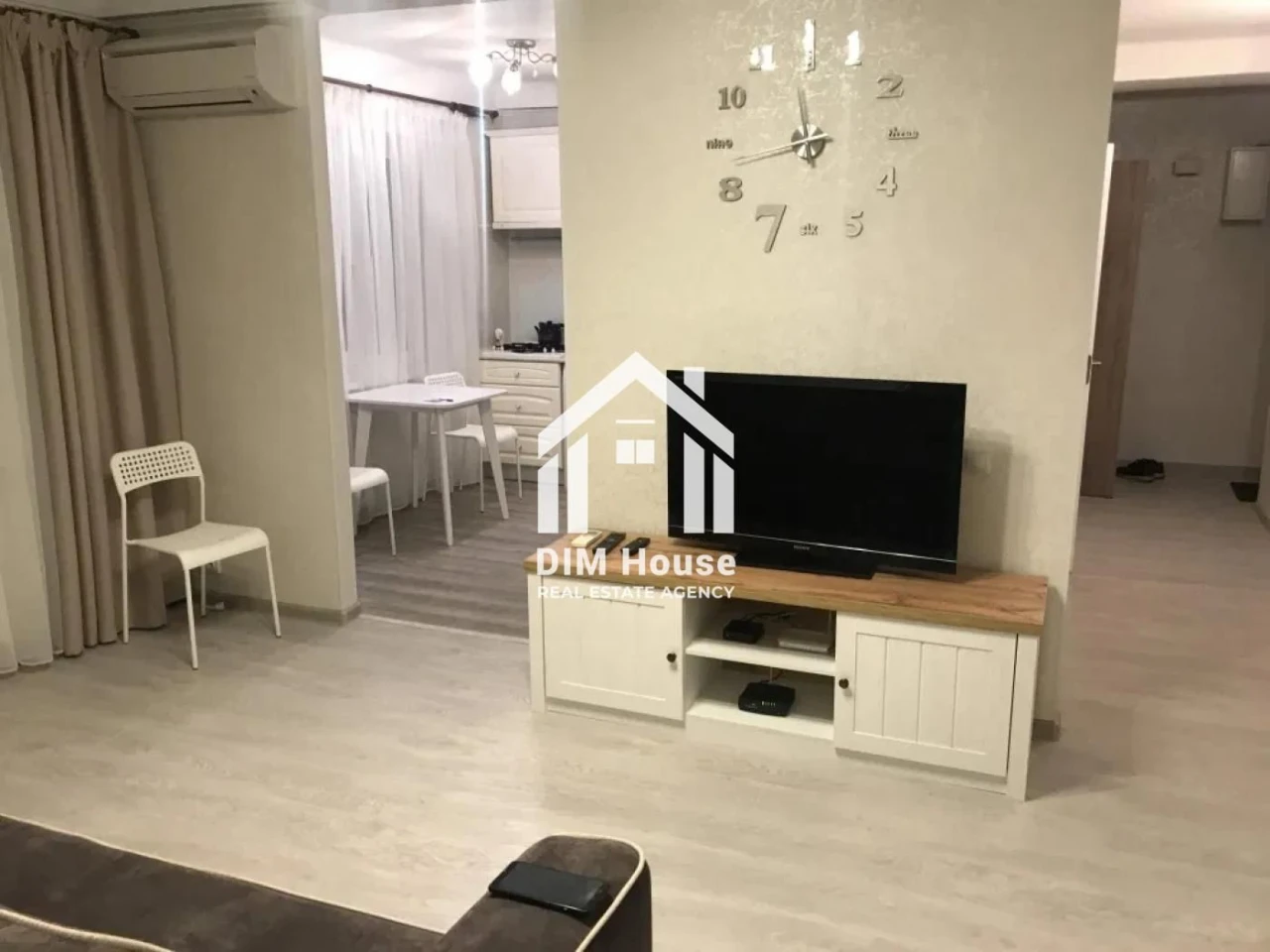 2-к квартира 48 м² з ремонтом та паркомісцем біля м. Звірине