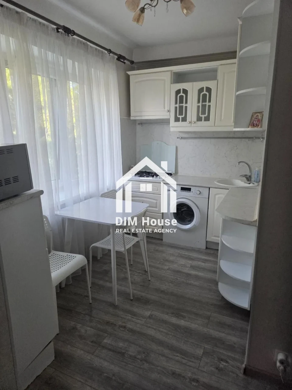 2-к квартира 48 м² з ремонтом та паркомісцем біля м. Звірине