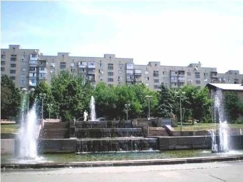 Продам 2-у квартиру,центр,цегла,газ,"спецпроєкт",метро Палац