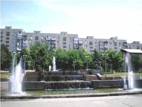 Продам 2-у квартиру,центр,цегла,газ,"спецпроєкт",метро Палац