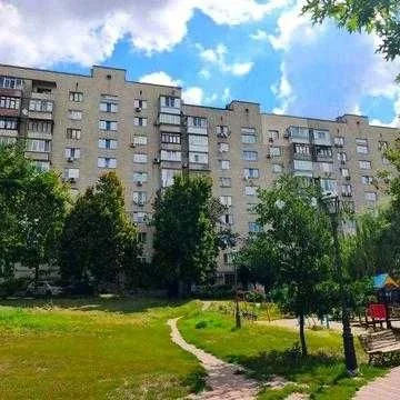 Продам 2-у квартиру,центр,цегла,газ,"спецпроєкт",метро Палац