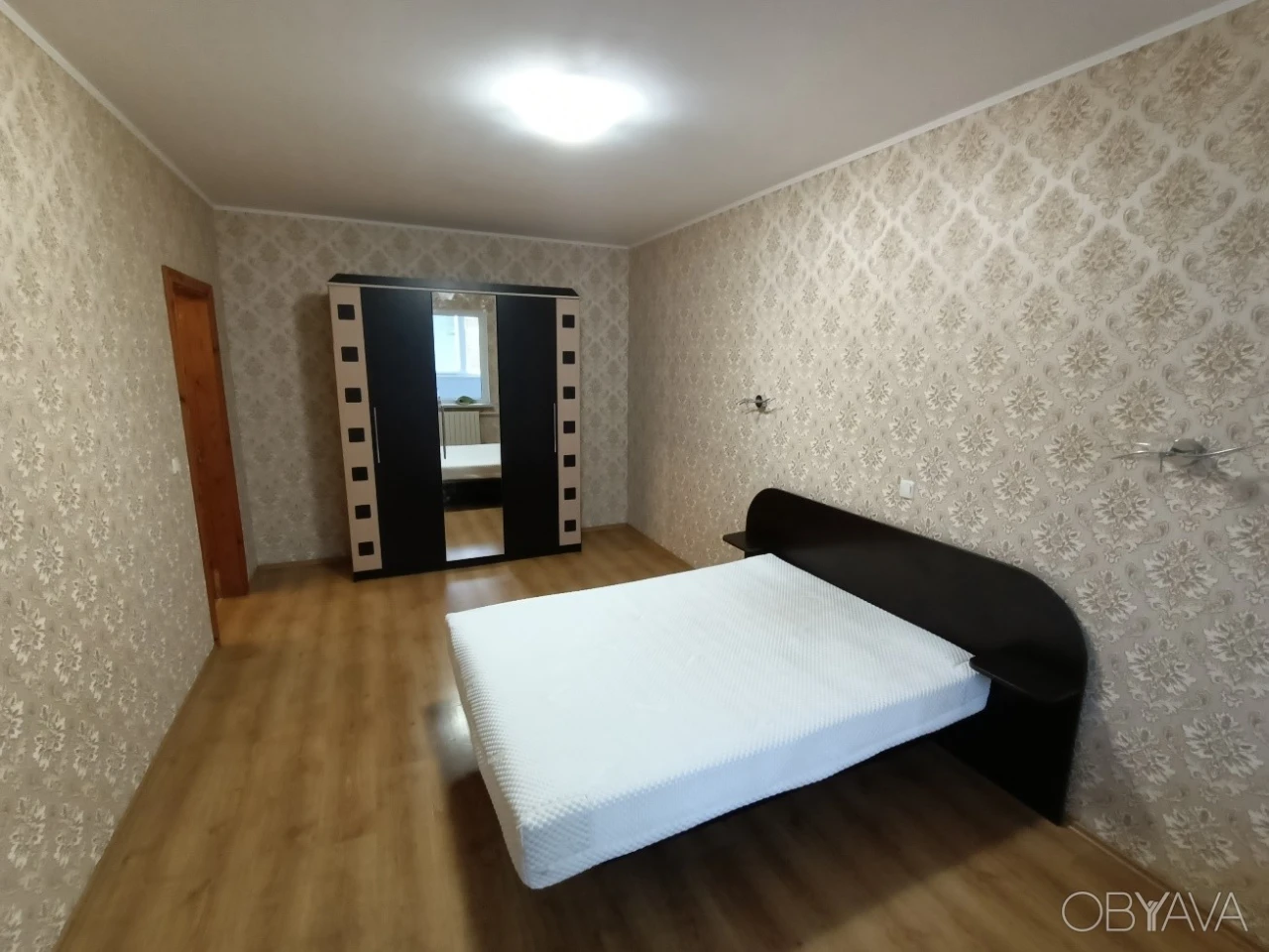 2-bedroom apartment, 65 sq m, 10th floor, Urlivska 3, courtyard, lake view, furnished
