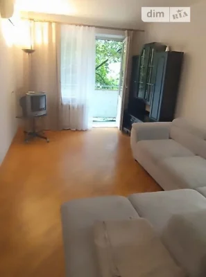 Long-term rental of a 3-bedroom apartment at 26B Lytashynsky Street •