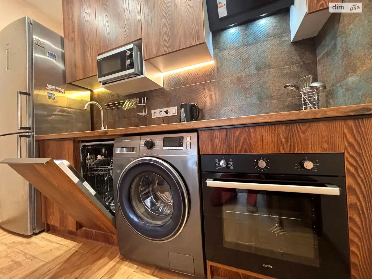 Long-Term Rental Apartment, Holosiiv