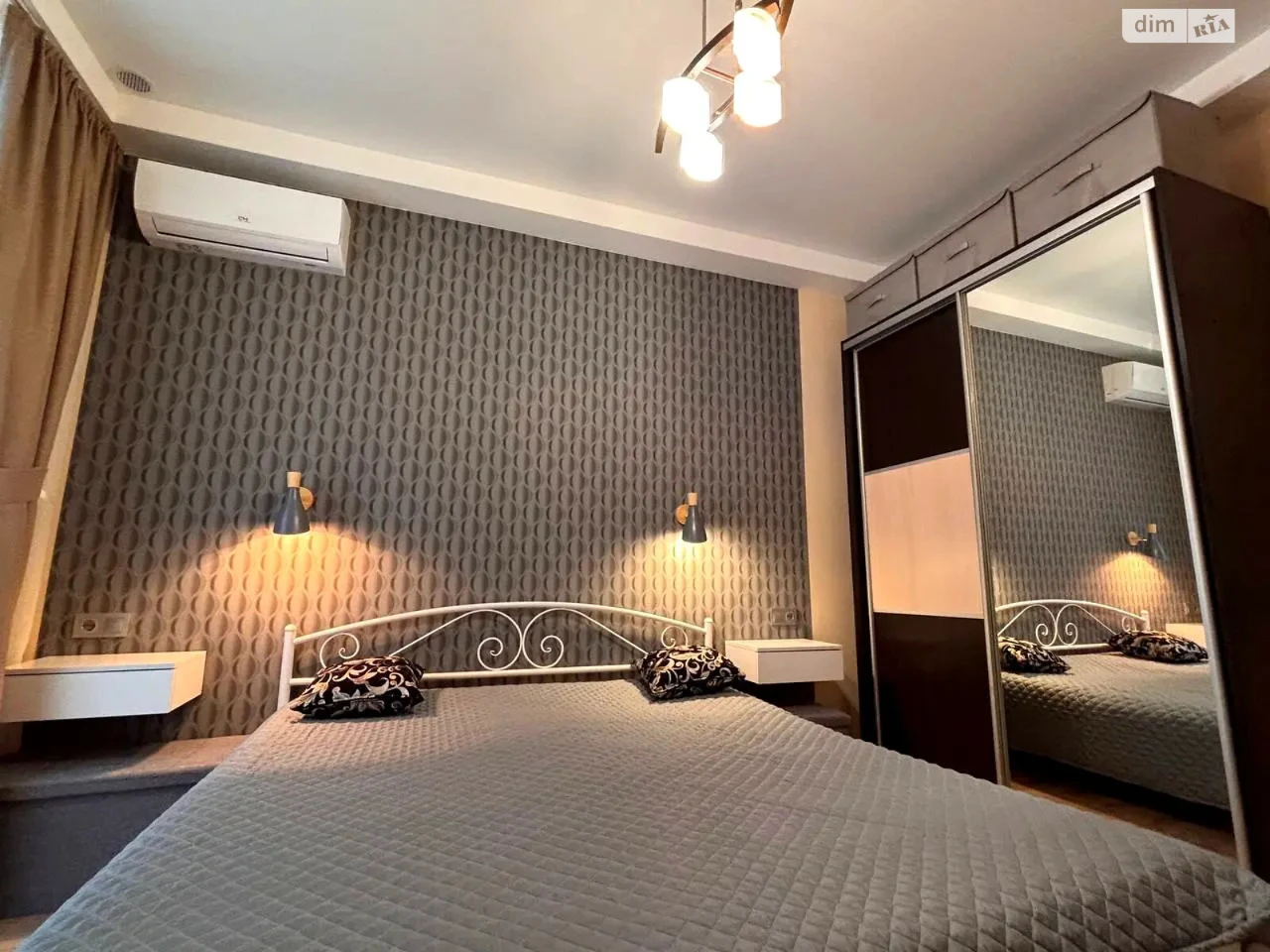 Long-Term Rental Apartment, Holosiiv