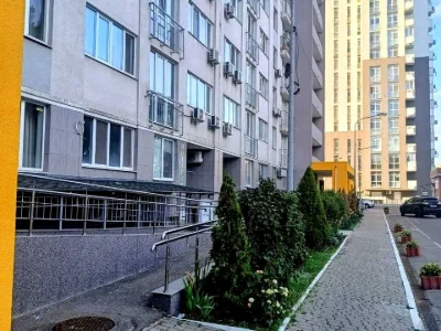 Квартира. Київ, Казарменна вул.