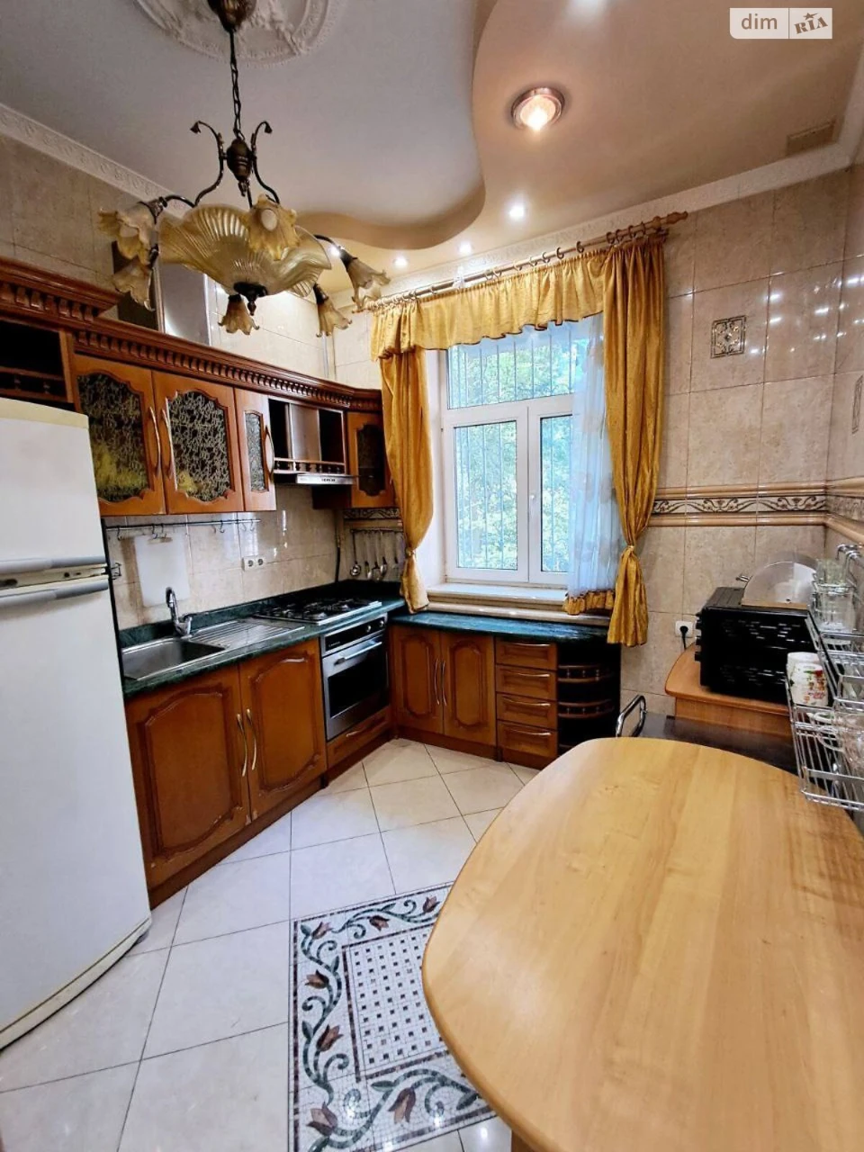Long-Term Rental Apartment on Lipki Street