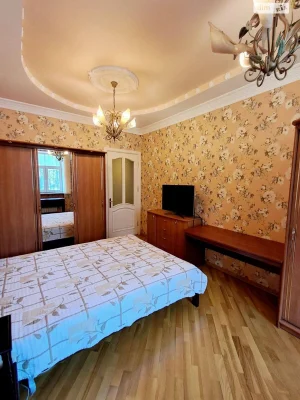 Long-Term Rental Apartment on Lipki Street