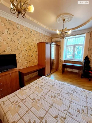 Long-Term Rental Apartment on Lipki Street