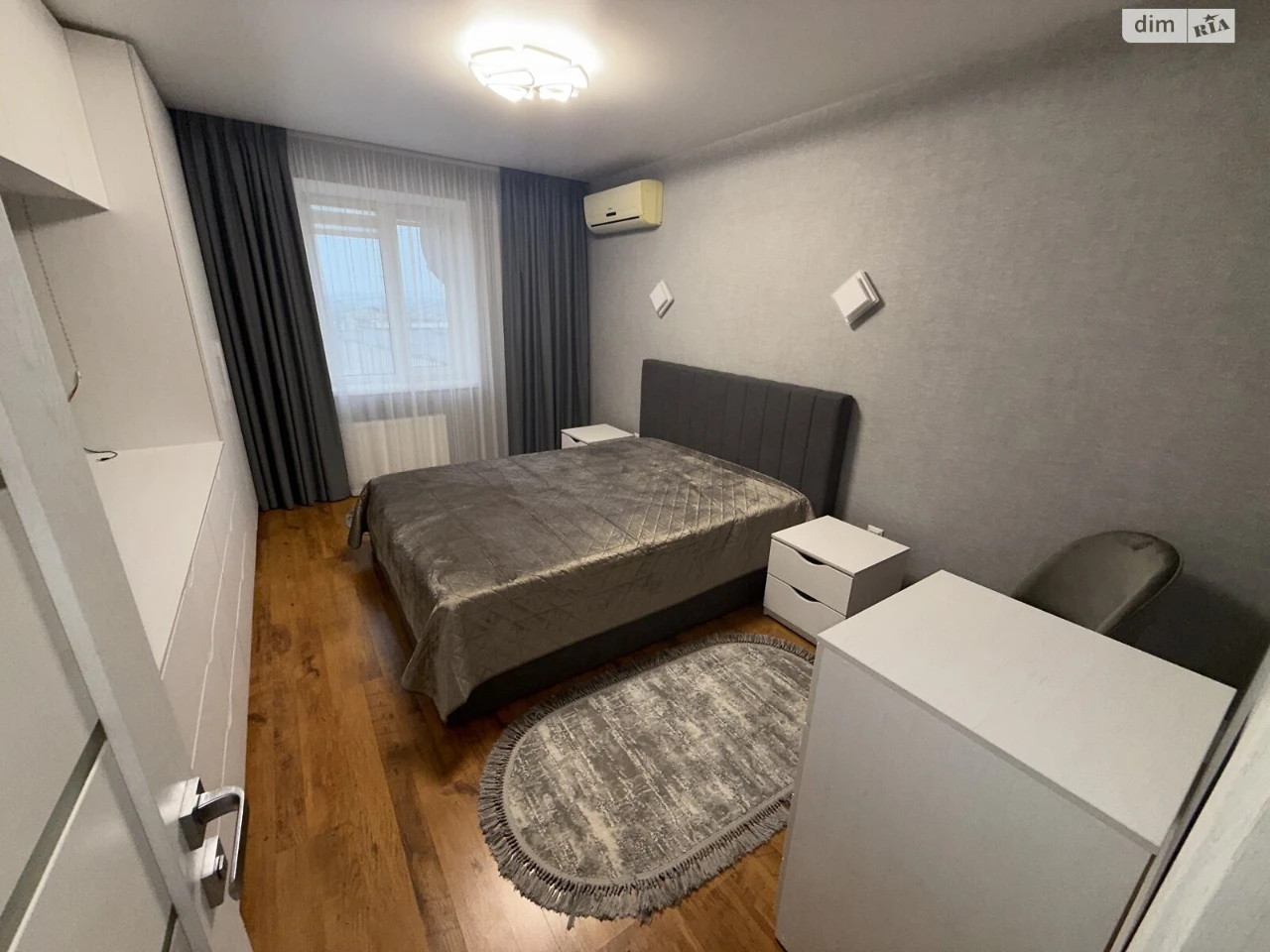Long-Term Rental Apartment, Left Bank