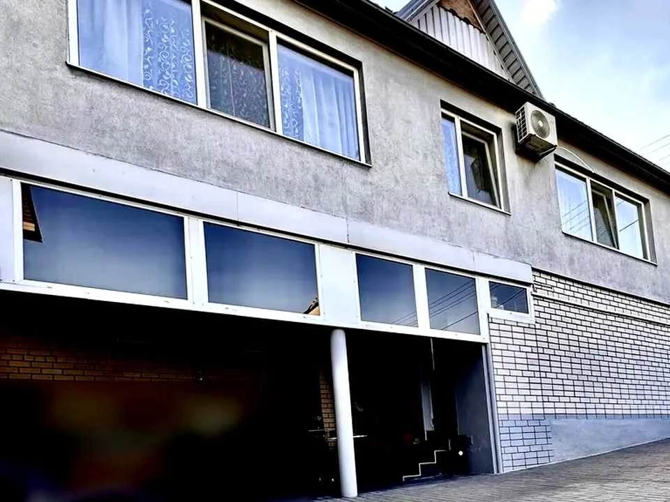 Apartment. Dnipro, Garage Street