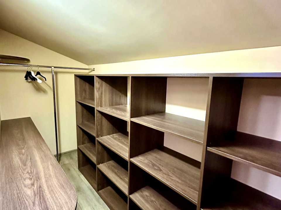 Apartment. Dnipro, Garage Street