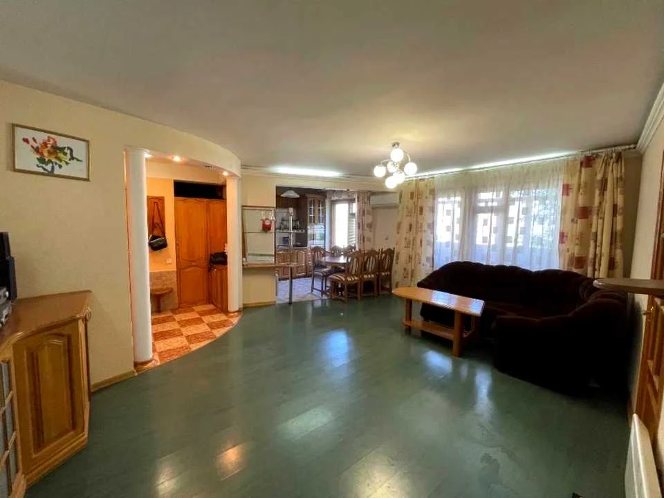 Apartment. Dnipro, Menachem-Mendel Schneerson st.