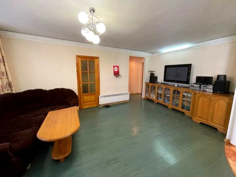 Apartment. Dnipro, Menachem-Mendel Schneerson st.