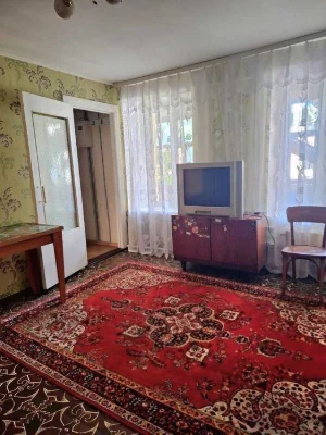 2-х комн. квартира в центре. Средний этаж. Газ – АГВ. Недорого
