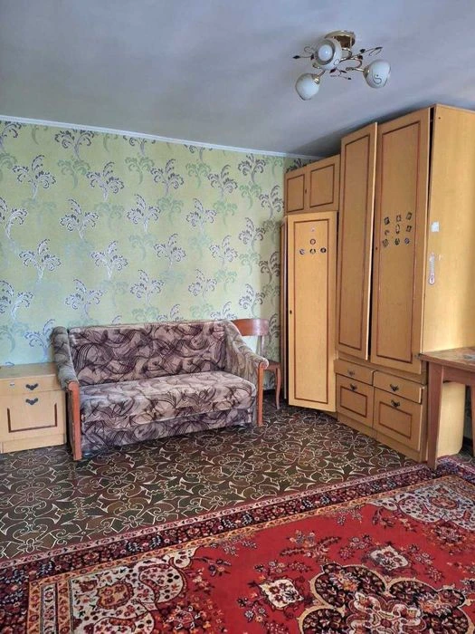 2-х комн. квартира в центре. Средний этаж. Газ – АГВ. Недорого