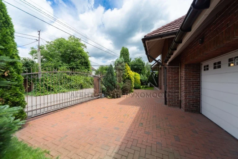 Дом 4 комнаты, 200 м² - Дарницкий, паркинг