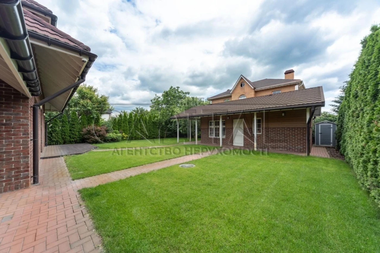 Дом 4 комнаты, 200 м² - Дарницкий, паркинг