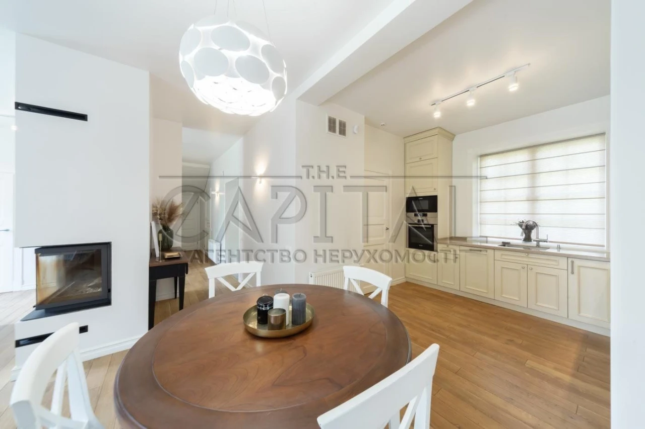 Дом 4 комнаты, 200 м² - Дарницкий, паркинг