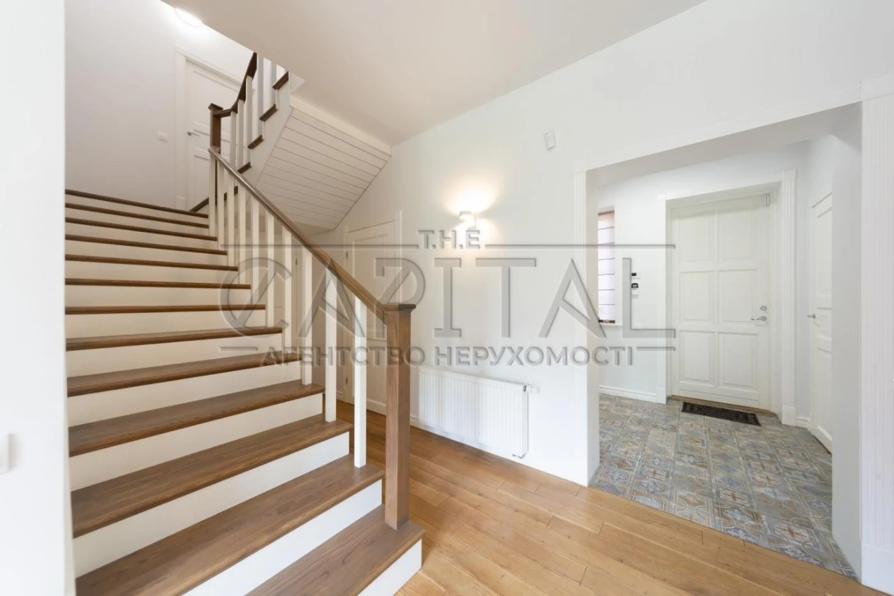 Дом 4 комнаты, 200 м² - Дарницкий, паркинг