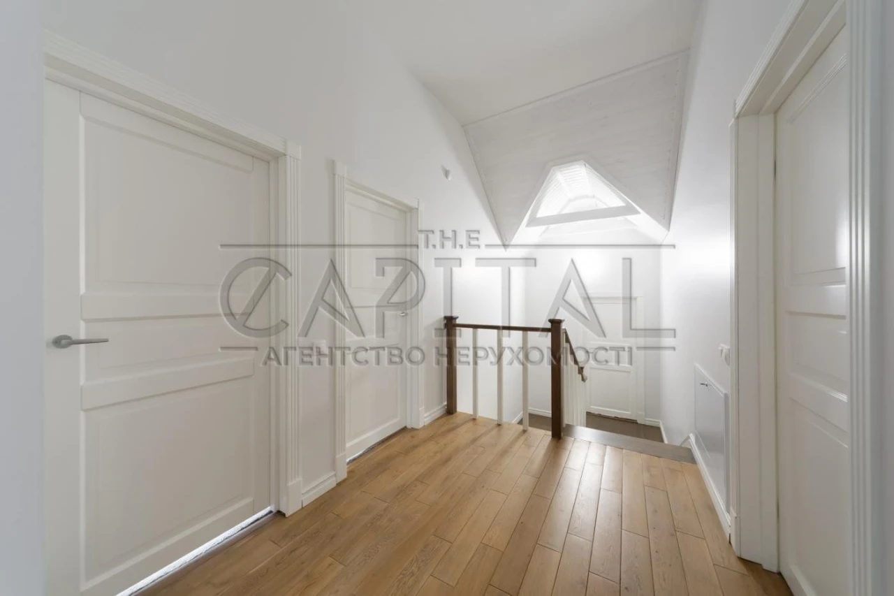 Дом 4 комнаты, 200 м² - Дарницкий, паркинг