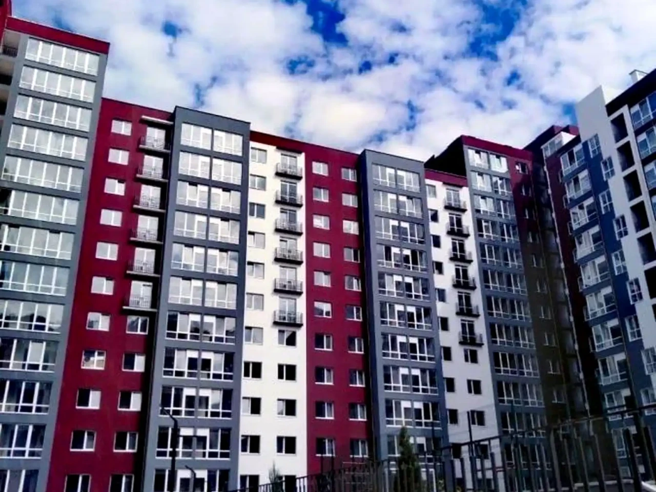 Продається квартира 1-комнатной, 37,5 м² на 13-м этаже.