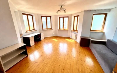 Просторный 3-этажный дом 390 м² с участком 8,5 соток в