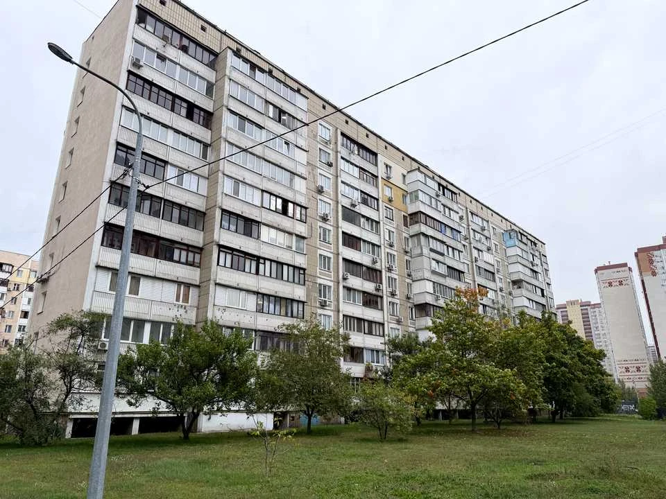 Квартира. Київ, вул. Бориса Гмирі