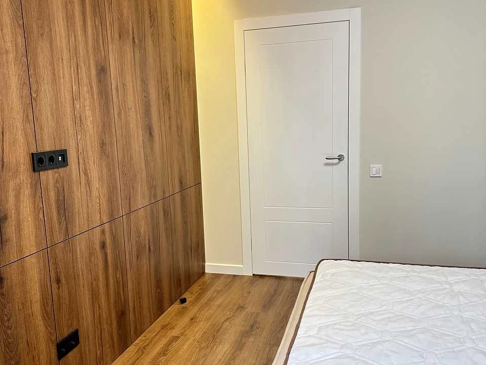 Apartment. Nabreshne-Rybalskaya Street, Kyiv