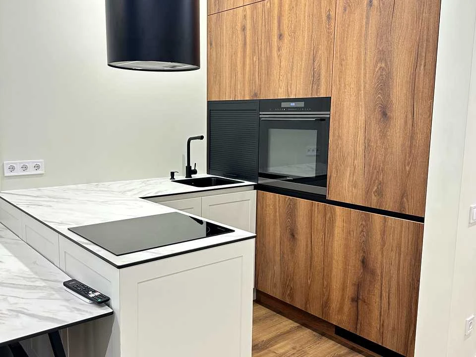 Apartment. Nabreshne-Rybalskaya Street, Kyiv