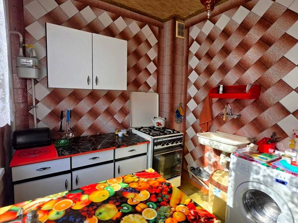 Квартира. Харків, Поздовжня вулиця