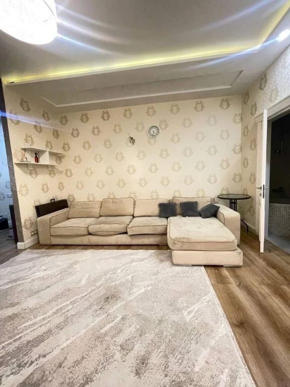 Продажа 2-комнатной квартиры, Французский бульвар, 8, "Перлина"
