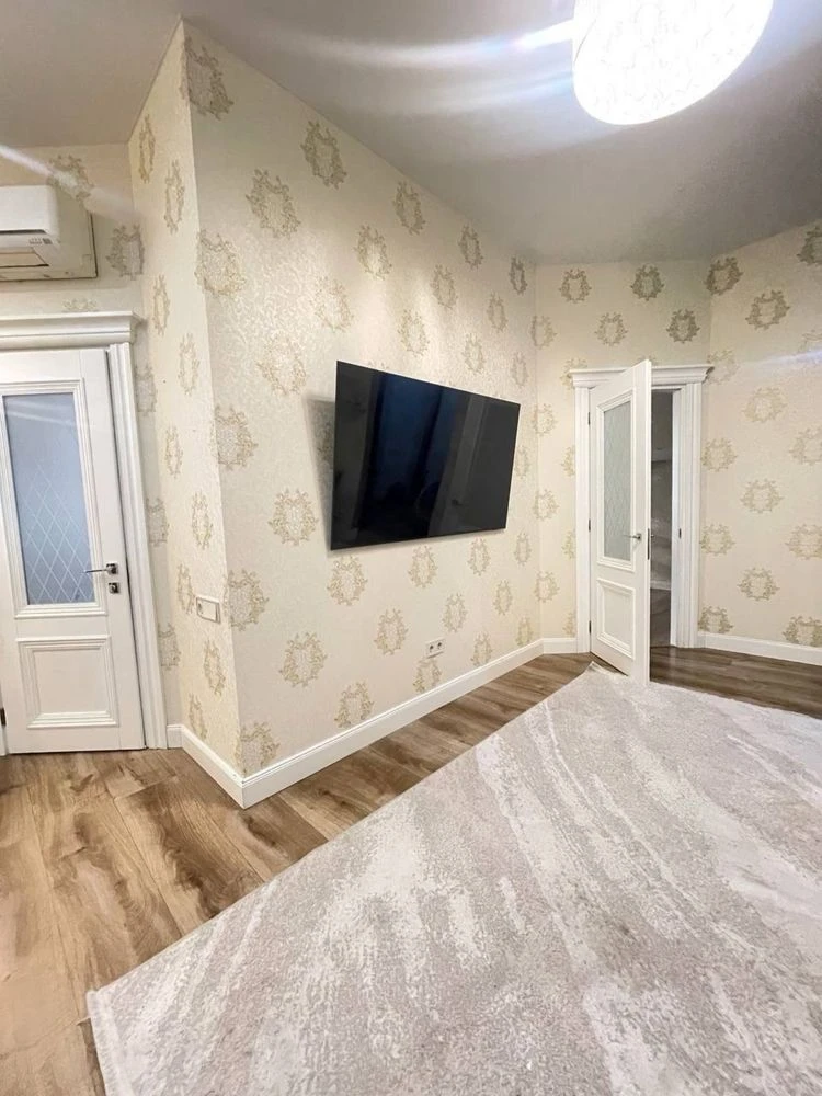 Продажа 2-комнатной квартиры, Французский бульвар, 8, "Перлина"