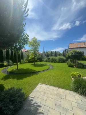 For Sale House in Tiyrova, Zolotaya Gorka 289 m² 15 acres